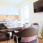 Alpin & - Pinzgau Holidays Апартаменти *
