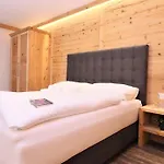 Апартаменти Alpin & - Pinzgau Holidays *