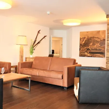 Alpin & - Pinzgau Holidays Apartment *